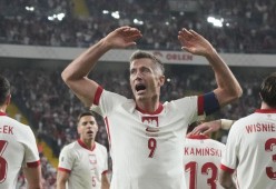 包含莱万多夫斯基关键节点精彩发挥，法国队带队取胜！的词条